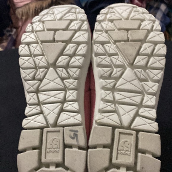 NWT NO SOX WO SIZE 8 SLIP ON LOAFER AEGIS MICROBE SHIELD  LIGHT RED  NEW - Picture 14 of 15